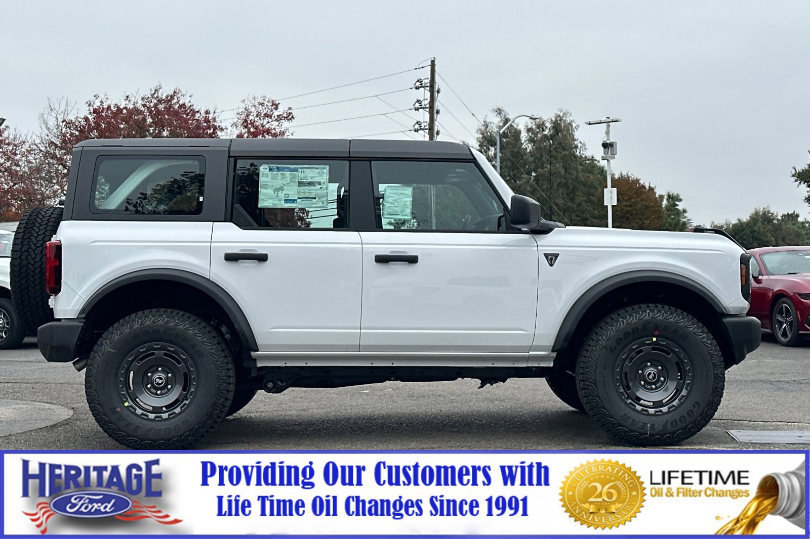 2025 Ford Bronco Base photo 2