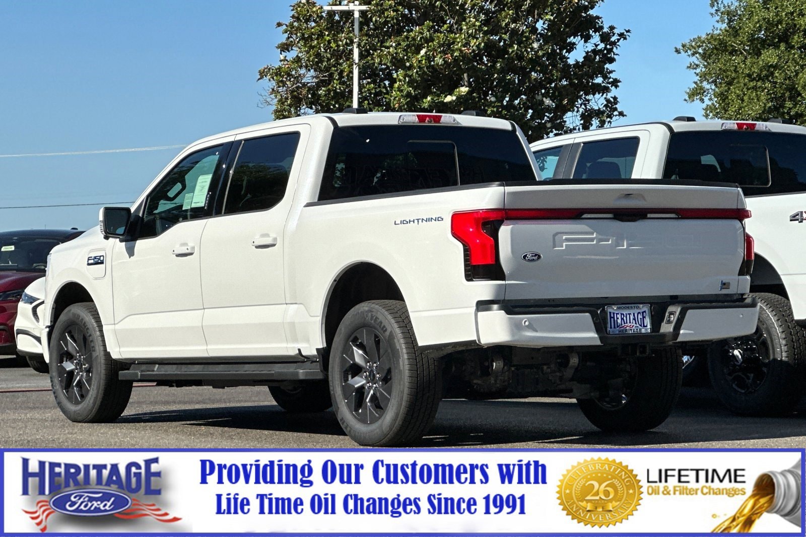 2025 Ford F-150 Lightning Lariat photo 5