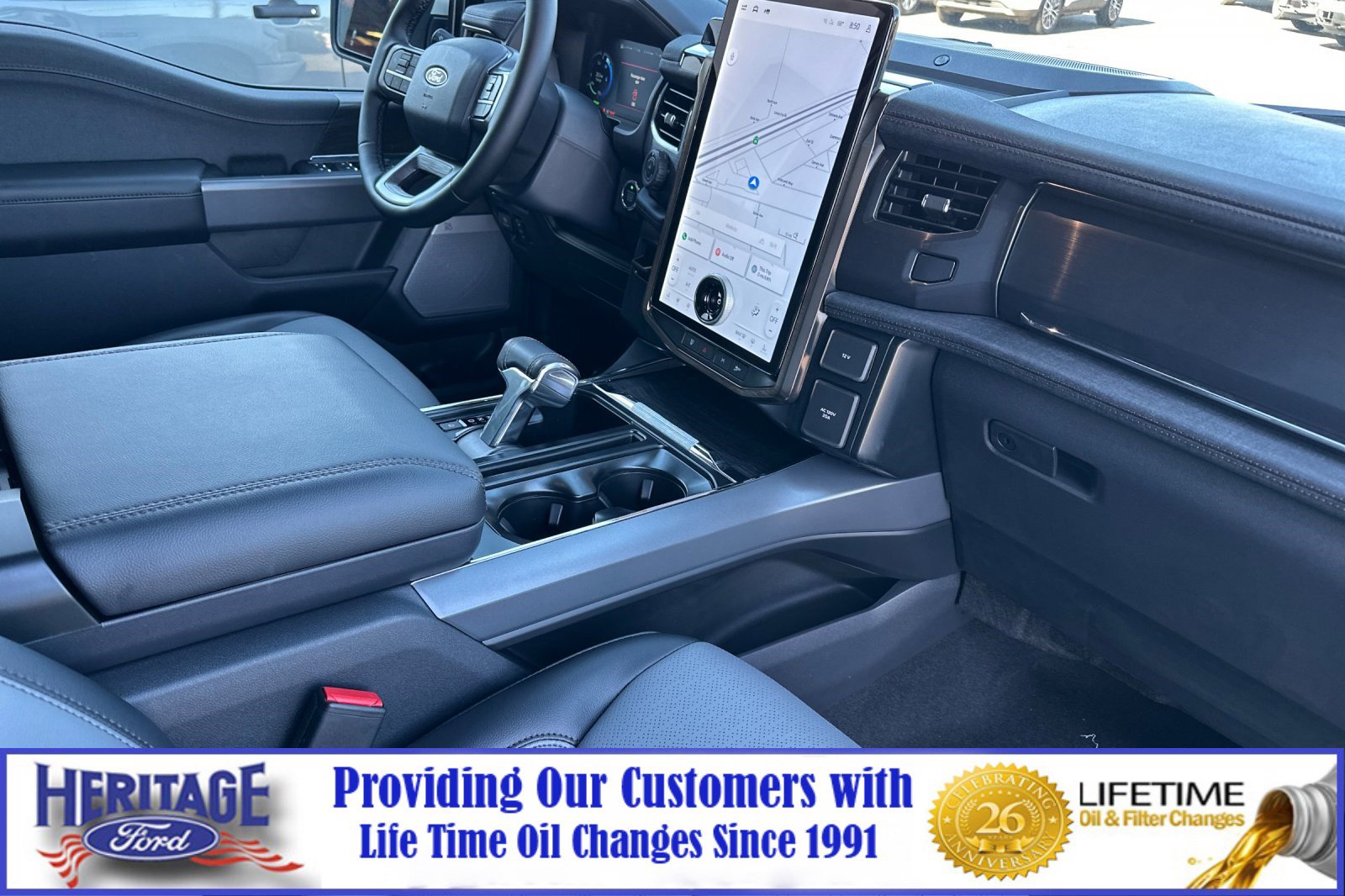 2025 Ford F-150 Lightning Lariat photo 14