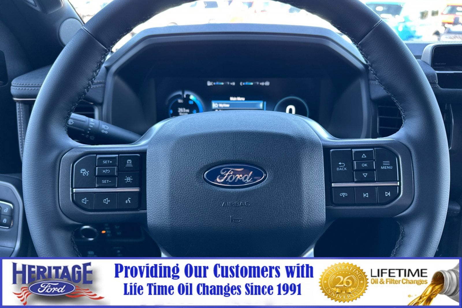 2025 Ford F-150 Lightning Lariat photo 22