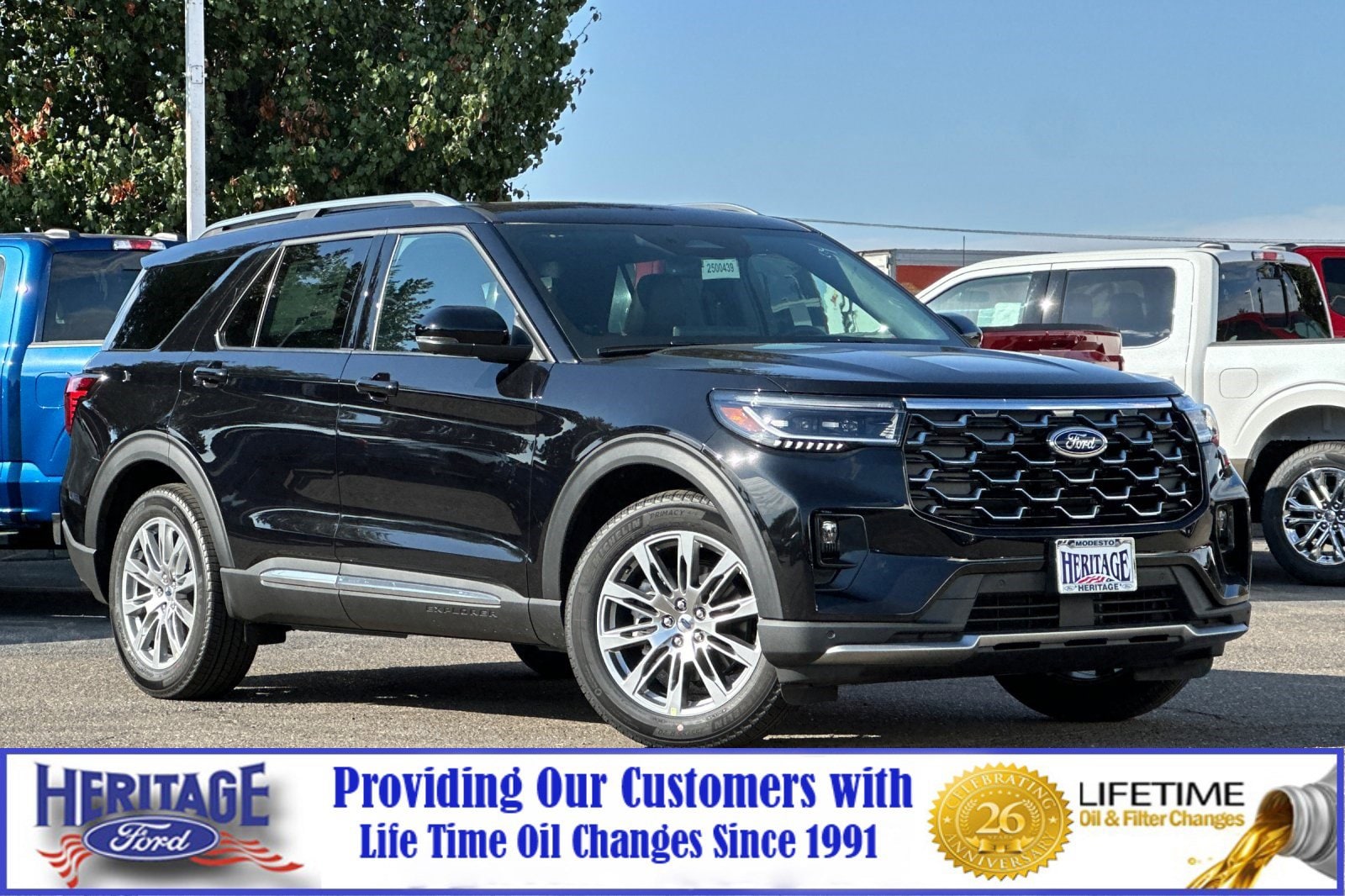 2025 Ford Explorer Platinum's photo