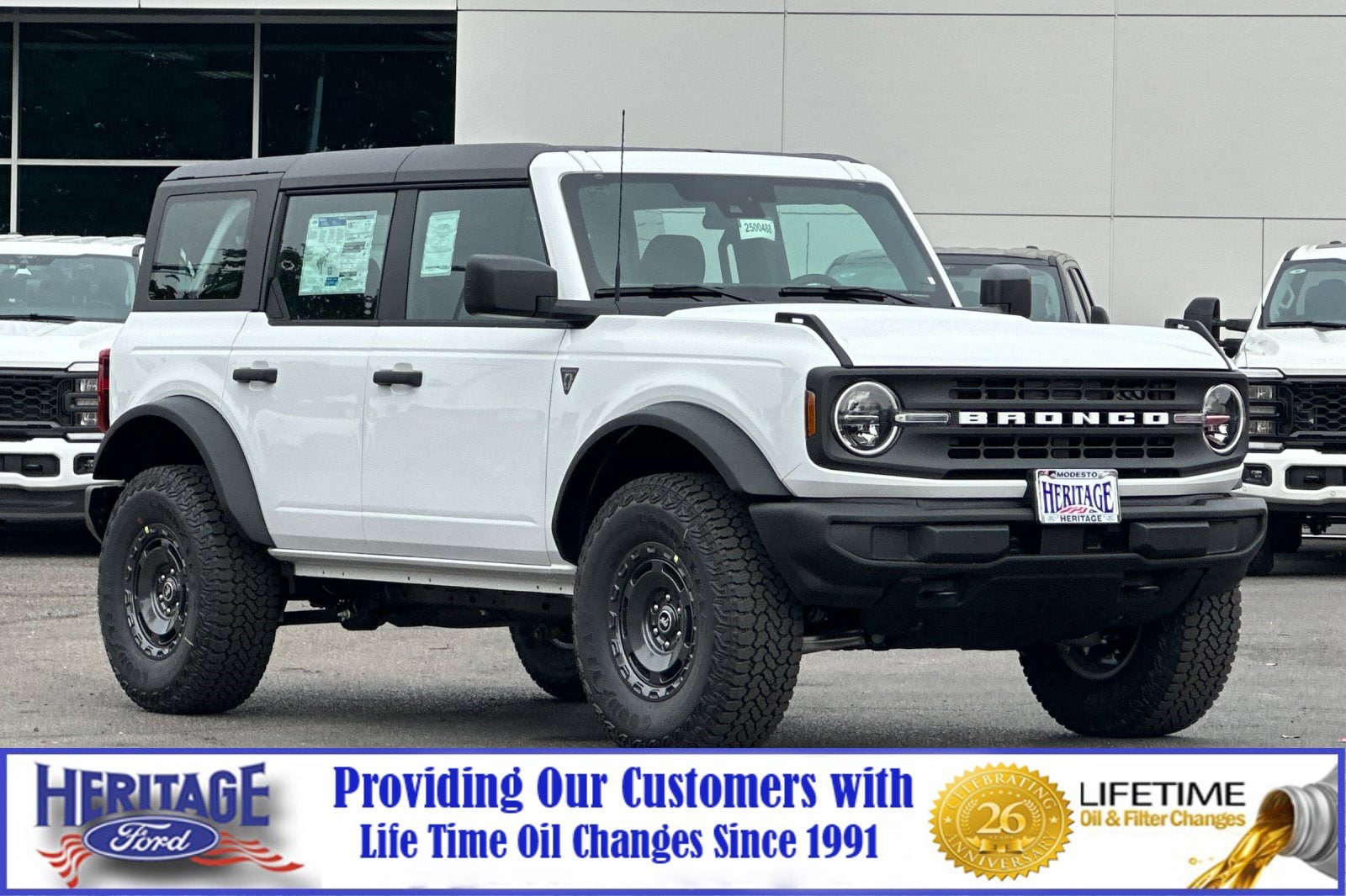 2025 Ford Bronco 4-Door Base's photo