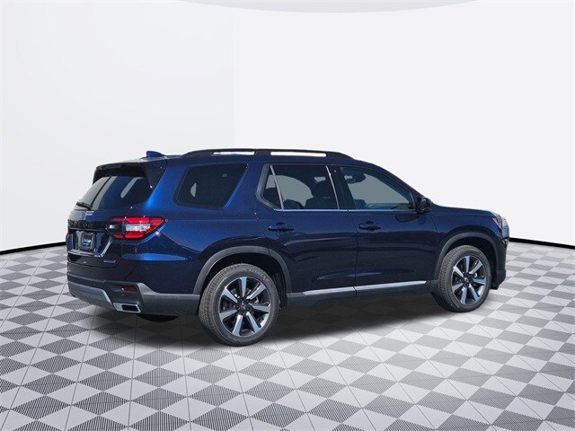 2025 Honda Pilot Touring photo 4