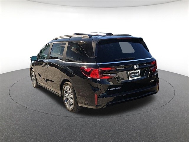 2026 Honda Odyssey Touring photo 3