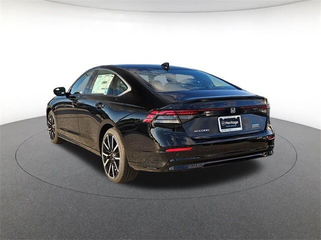 2025 Honda Accord Hybrid Touring photo 3