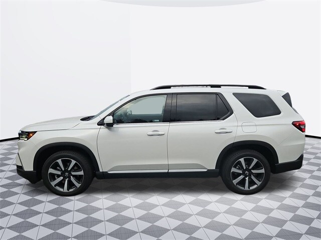 2025 Honda Pilot Touring photo 2
