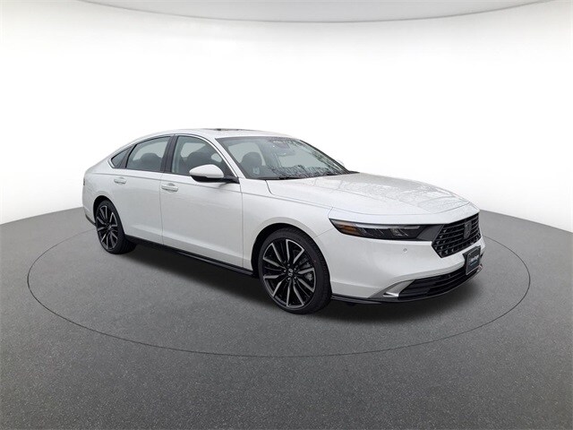 2025 Honda Accord Hybrid Touring photo 2