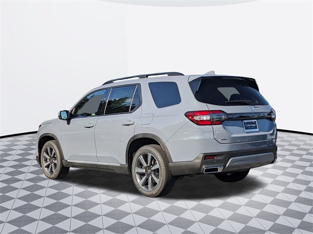2025 Honda Pilot Touring photo 3