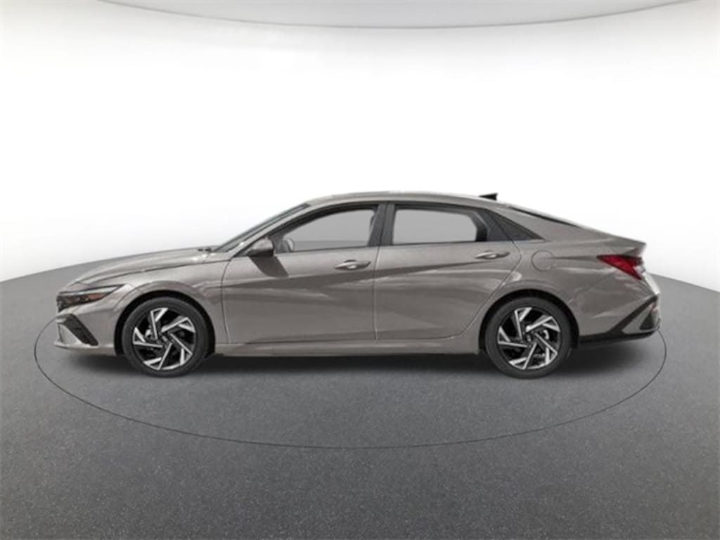 New 2026 Hyundai Elantra Hybrid Limited Sedan