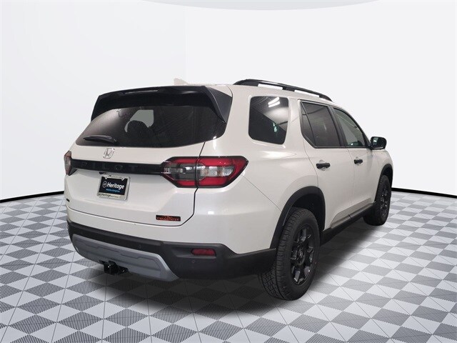 2025 Honda Pilot TrailSport photo 3