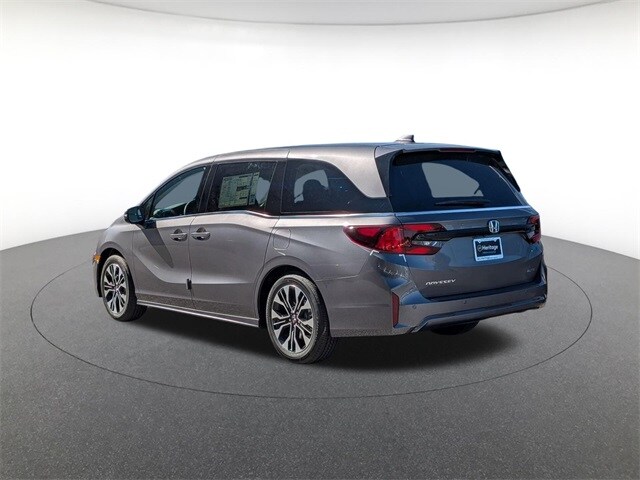 2026 Honda Odyssey Elite photo 2