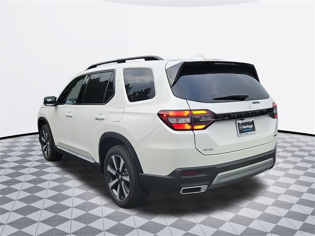 2025 Honda Pilot Touring photo 3