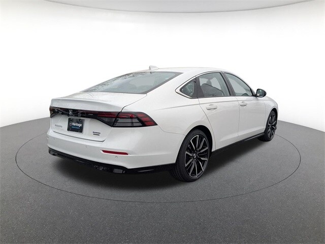 2025 Honda Accord Hybrid Touring photo 4