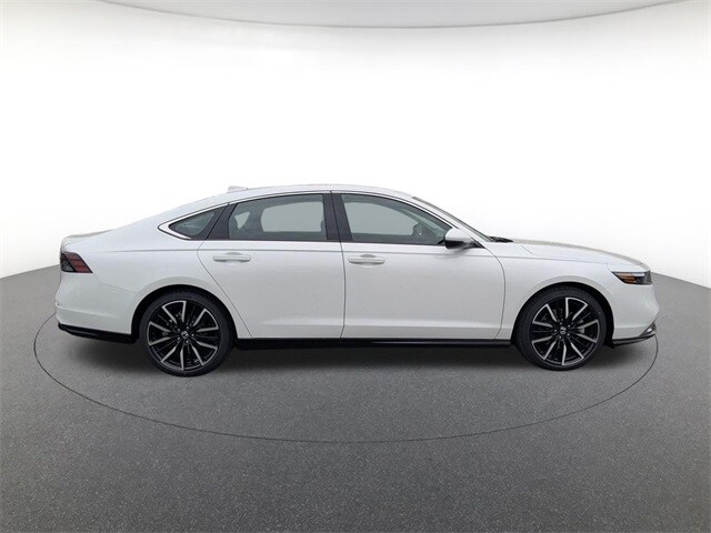 2025 Honda Accord Hybrid Touring photo 3
