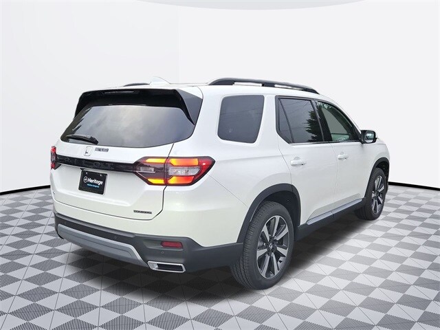 2025 Honda Pilot Touring photo 4