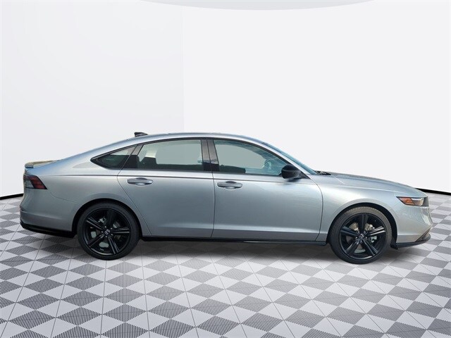 2025 Honda Accord Hybrid Sport-L photo 3