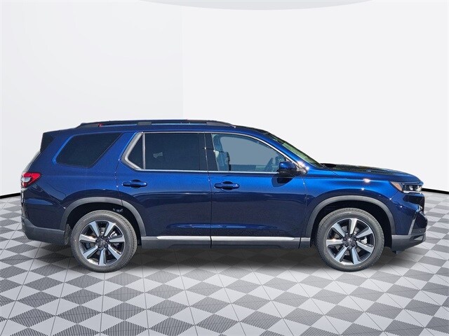 2025 Honda Pilot Touring photo 3