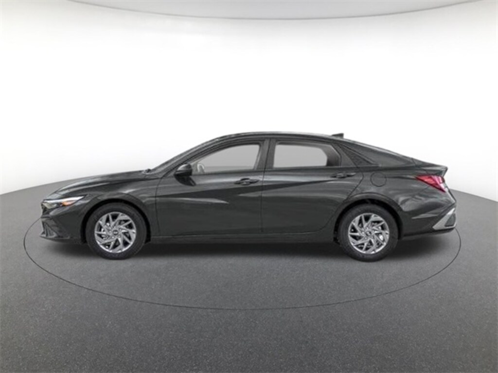 New 2026 Hyundai Elantra SEL Sport Premium Sedan