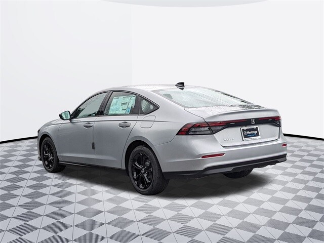2025 Honda Accord SE photo 2