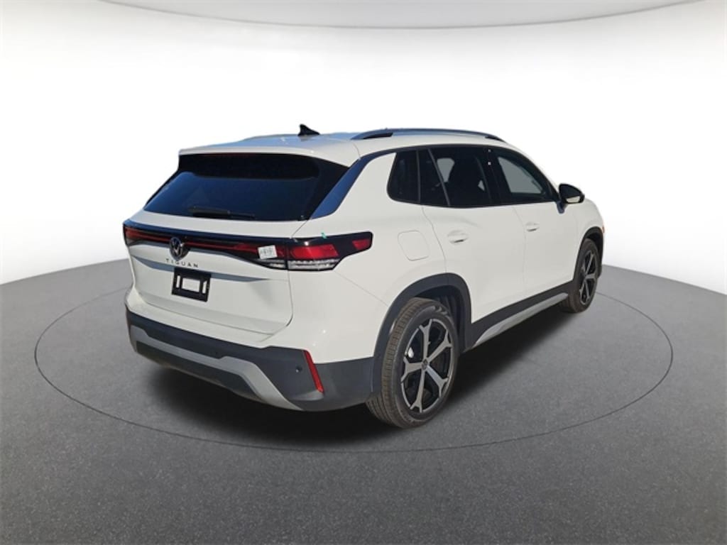 New 2026 Volkswagen Tiguan 2.0T SE SUV