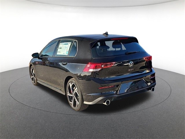 2026 Volkswagen Golf GTI SE photo 3