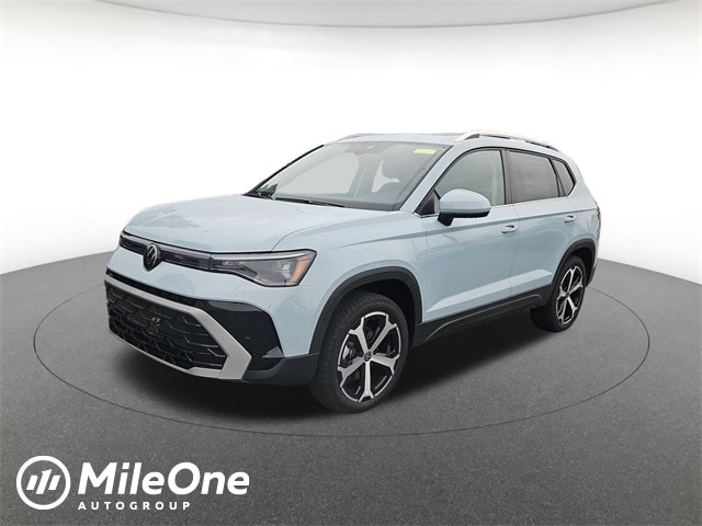 2025 Volkswagen Taos SEL's photo