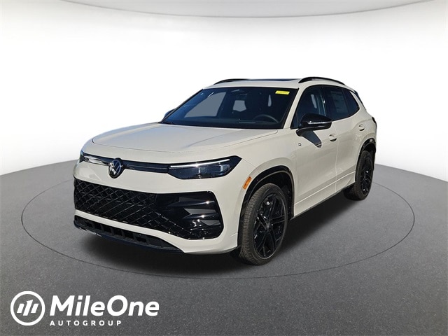 2026 Volkswagen Tiguan Comfortline R-Line Black