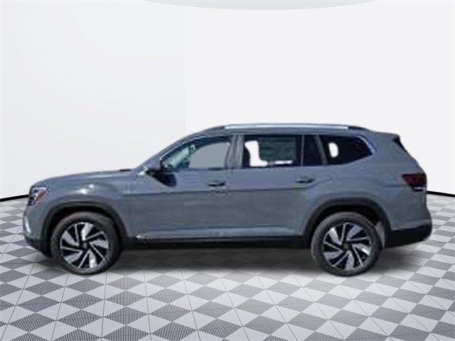 2025 Volkswagen Atlas SEL photo 2
