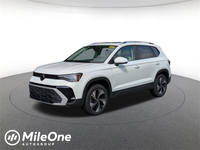 2025 Volkswagen Taos SE's photo