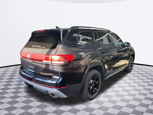 2025 Volkswagen Atlas Peak Edition photo 4