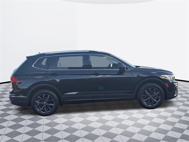 2022 Volkswagen Tiguan SE photo 4