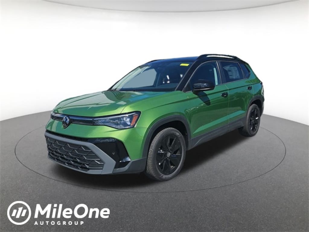 New 2025 Volkswagen Taos 1.5T SE Black SUV