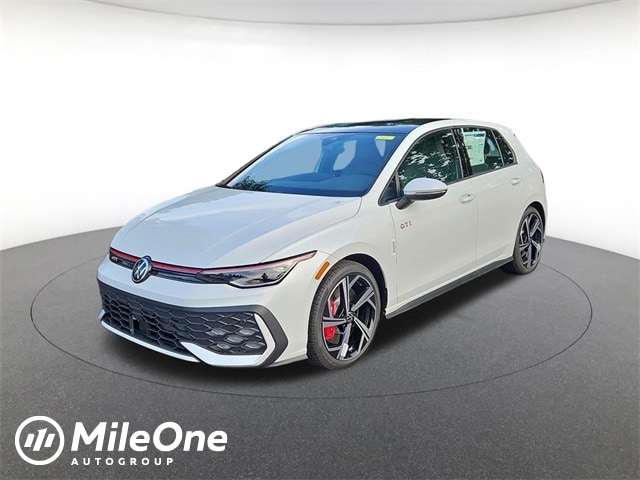 2025 Volkswagen Golf GTI SE's photo