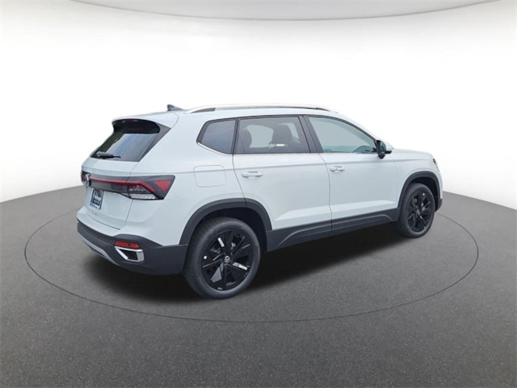 New 2025 Volkswagen Taos 1.5T SE SUV