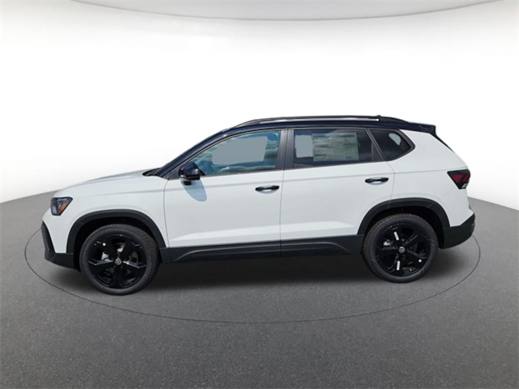 New 2025 Volkswagen Taos 1.5T SE Black SUV