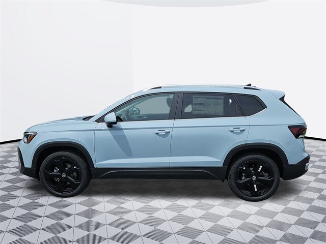 2025 Volkswagen Taos SEL photo 2