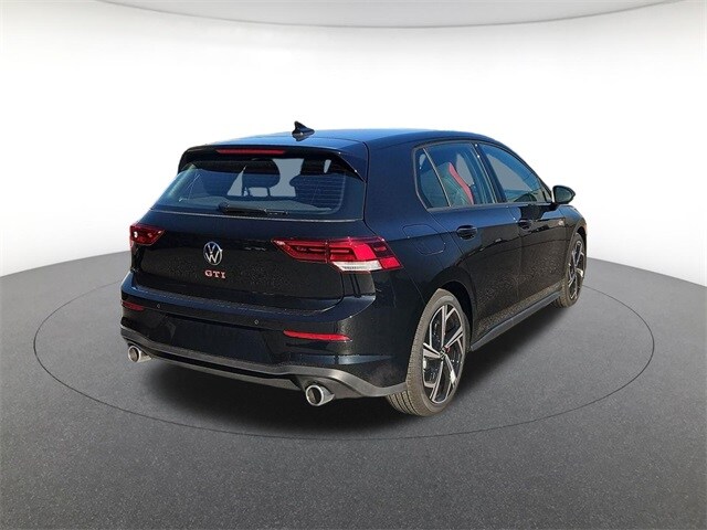 2026 Volkswagen Golf GTI SE photo 4