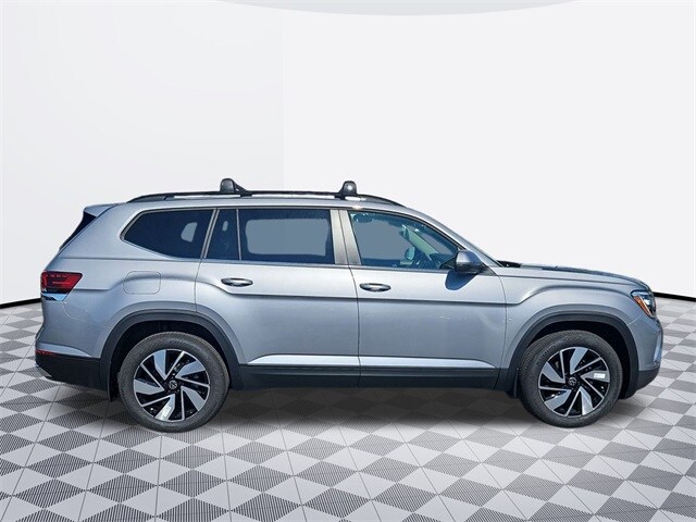 2026 Volkswagen Atlas SE Technology photo 3