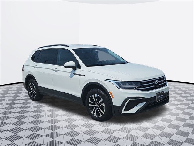 2022 Volkswagen Tiguan S photo 3