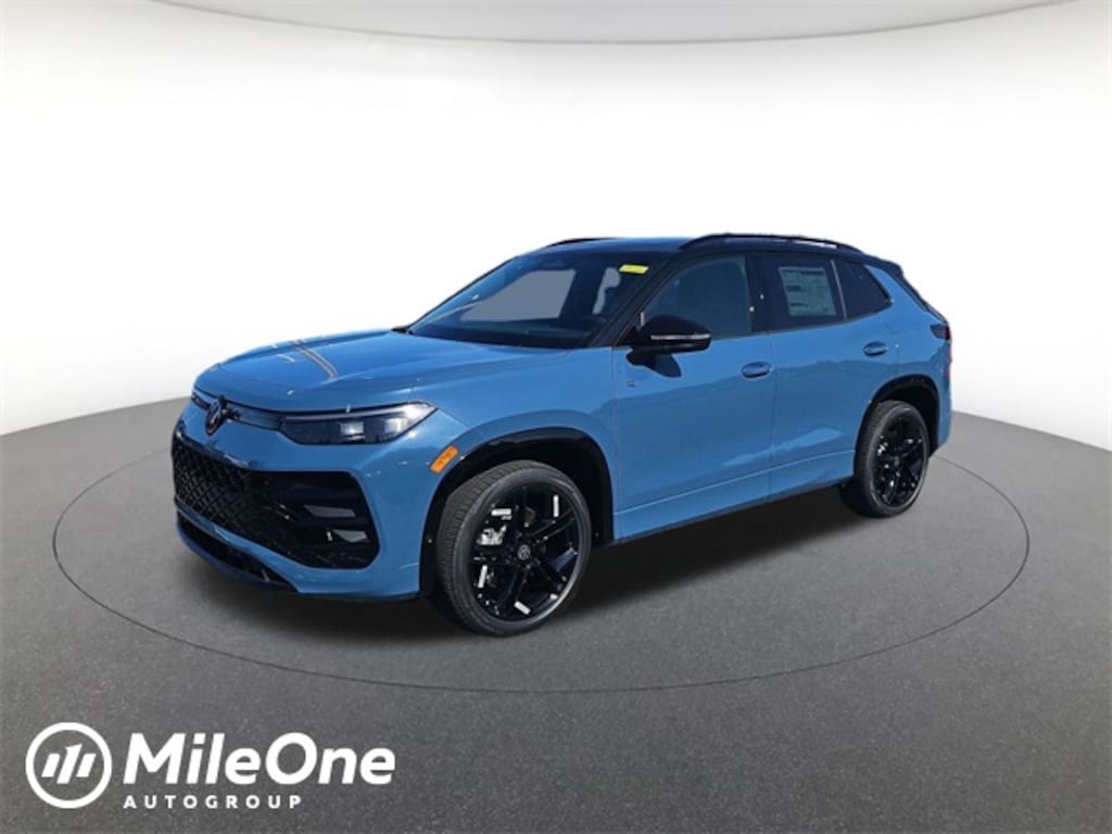 New 2025 Volkswagen Tiguan 2.0T SE R-Line Black SUV