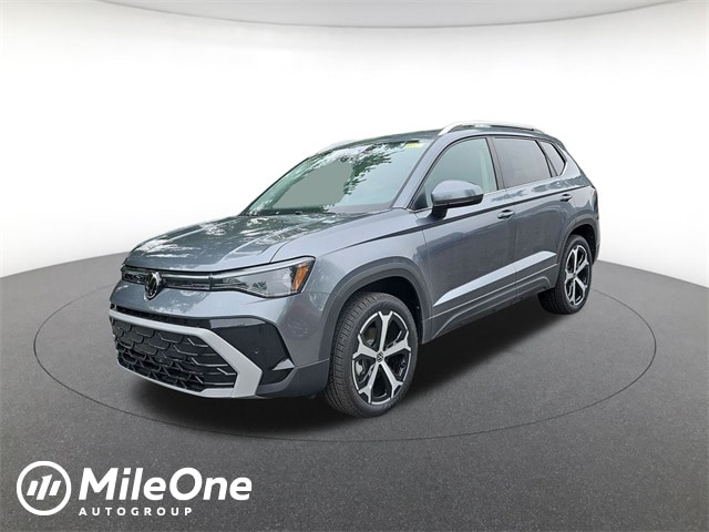 2025 Volkswagen Taos SEL's photo