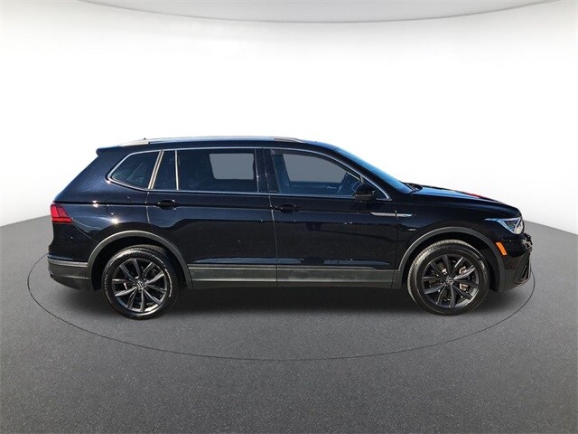 2022 Volkswagen Tiguan SE photo 4