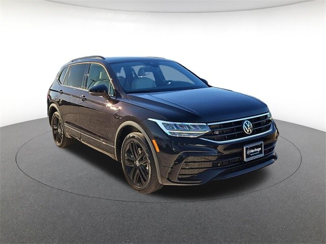 2022 Volkswagen Tiguan SE R-Line Black photo 2