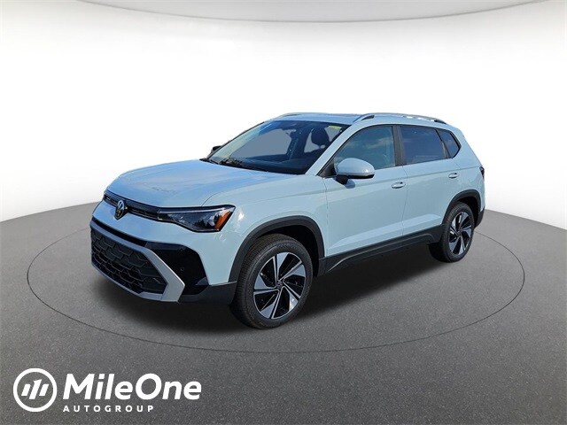 2025 Volkswagen Taos SE's photo