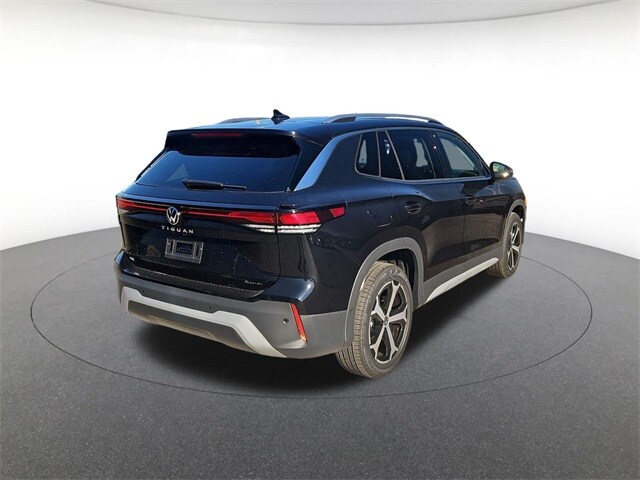 2026 Volkswagen Tiguan SE photo 4