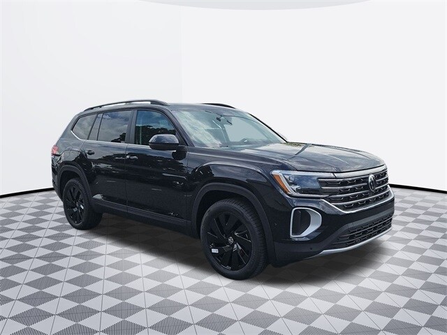 2026 Volkswagen Atlas SE Technology photo 2