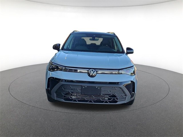 2025 Volkswagen Taos SE photo 2