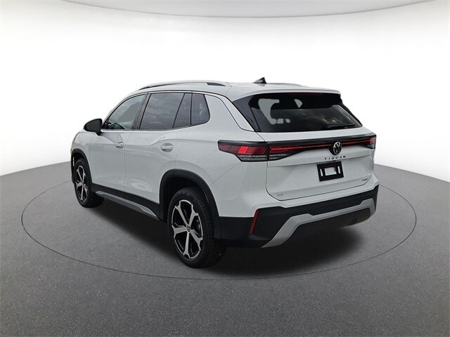 2026 Volkswagen Tiguan SE photo 3