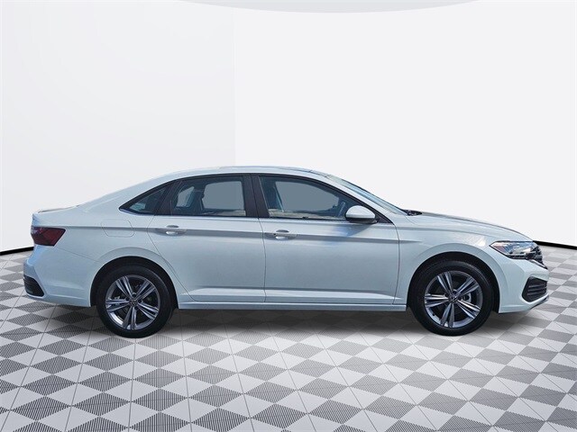 2024 Volkswagen Jetta 1.5T SE photo 4