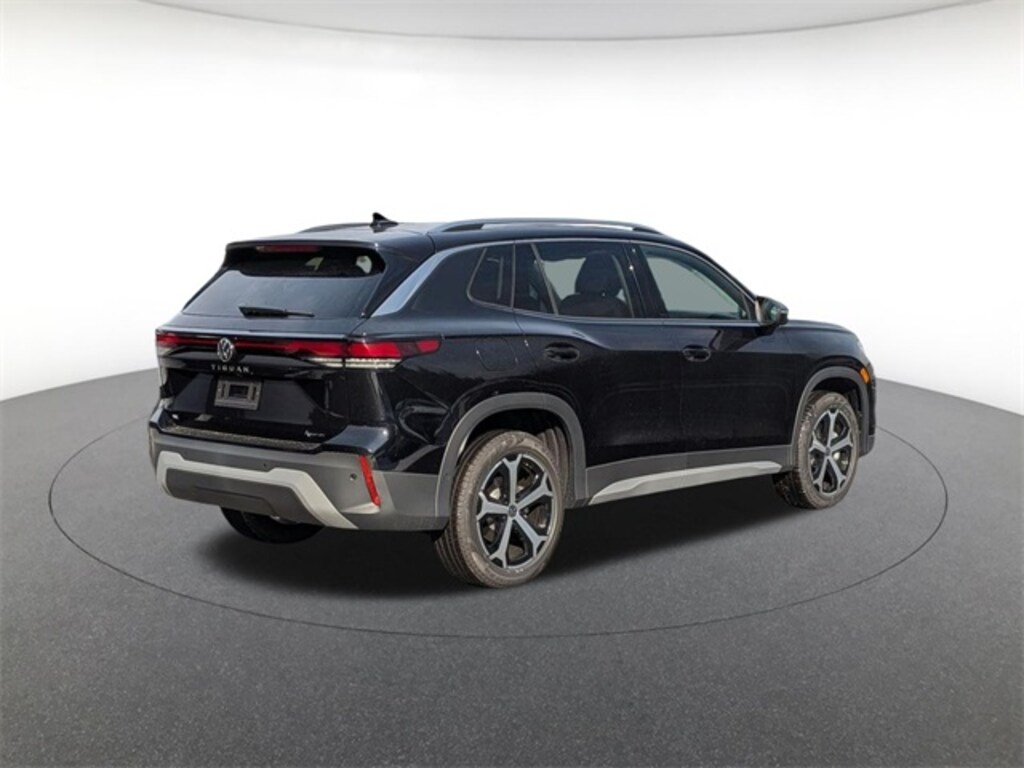 New 2026 Volkswagen Tiguan 2.0T SE SUV